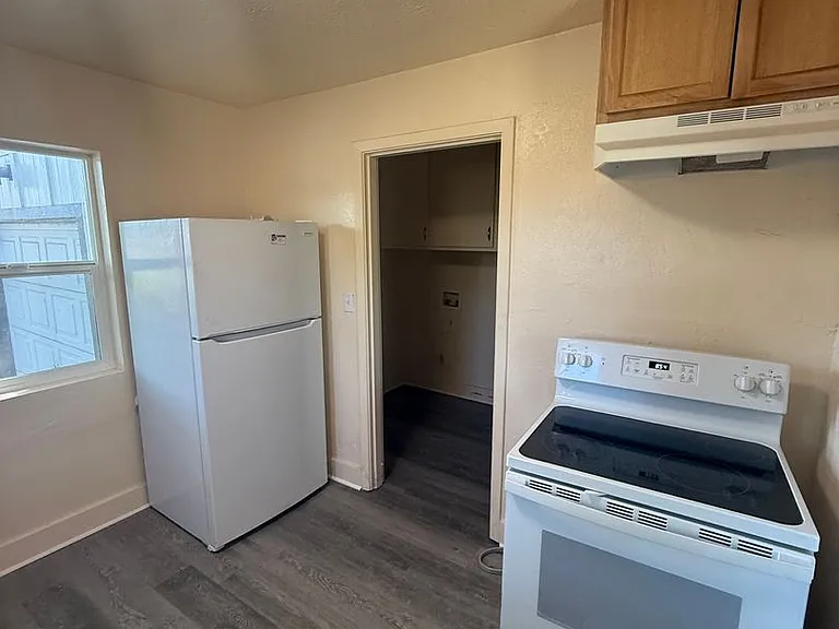 3916 Clinton Ave — Photo 7