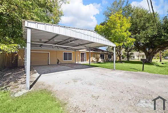 4 bed, 1800 sqft, $2,600 — Photo 2