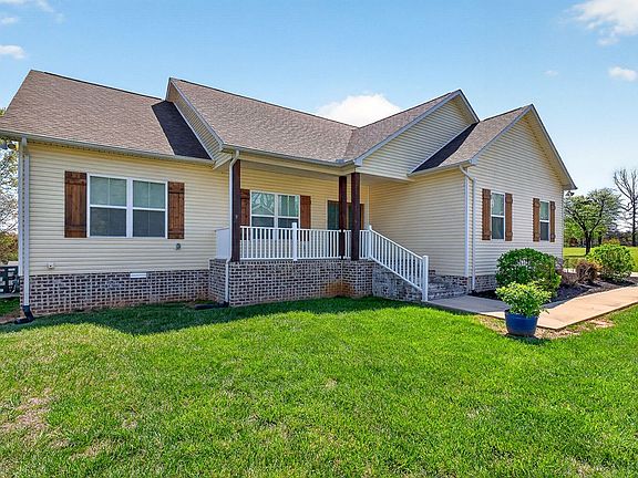 2nd image of 750 Honeysuckle Ln