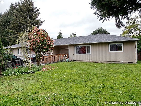 2nd image of 3410 NE 54th St