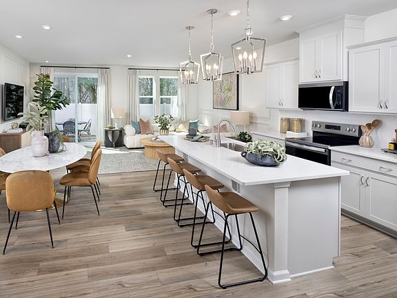 Photo representation of the Sierra plan. Colors, finishes and options will vary.