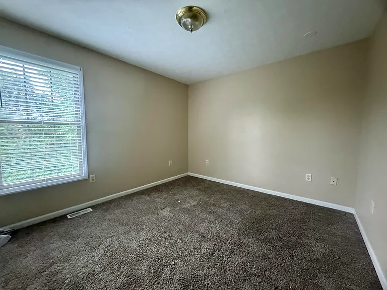 2031 Edgewood Dr — Photo 7