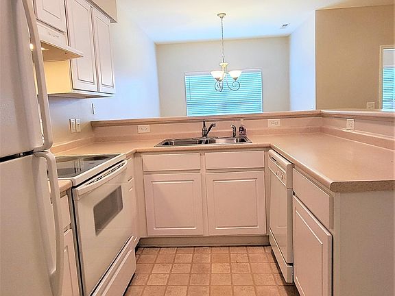 4th image of 2227 B Locksley Woods Dr