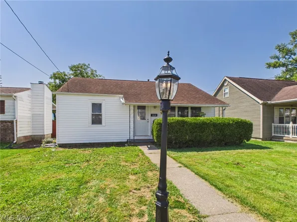 918 18th St, Vienna, WV 26105