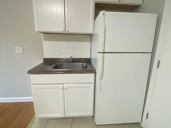4th image of 134-140-148 Willard St #140-11