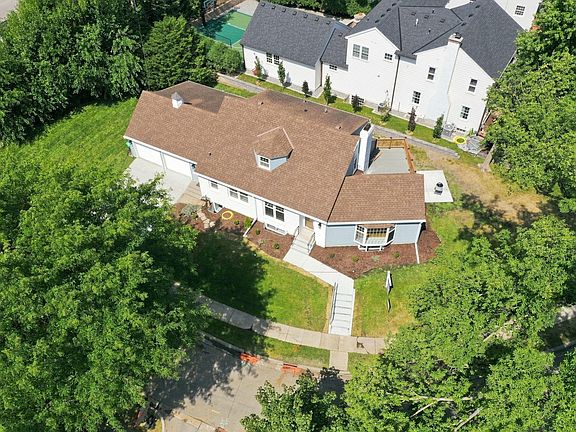 2nd image of 4920 Sunnyside Rd