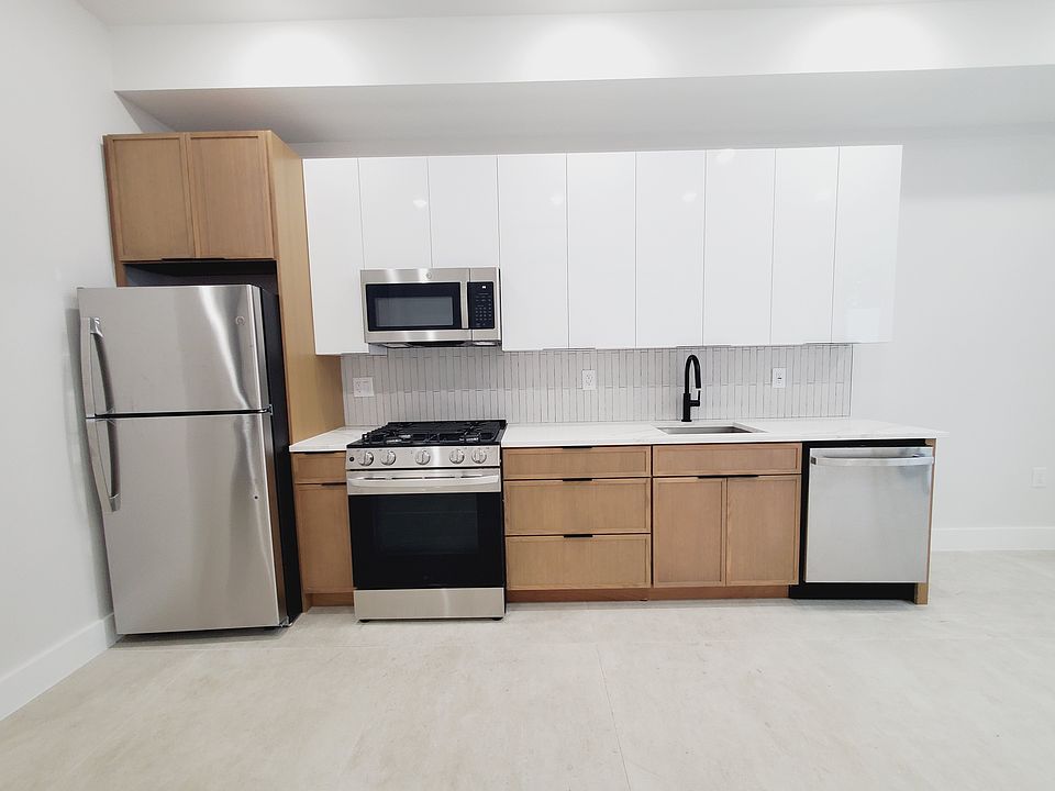 1st image of 40 Lembeck Ave #105E