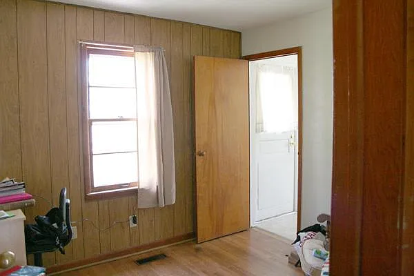 402 N Clark St — Photo 7