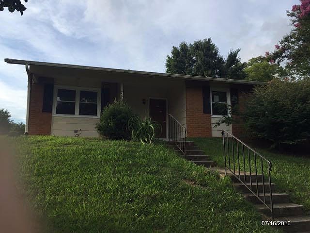 1st image of 1701 SE Hazen St