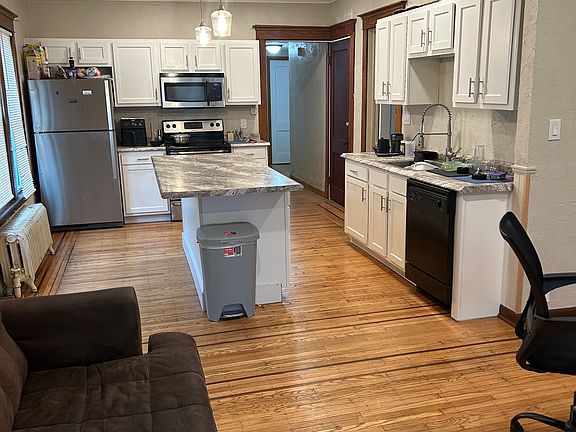 3rd image of 87 Englewood Ave Floor 1