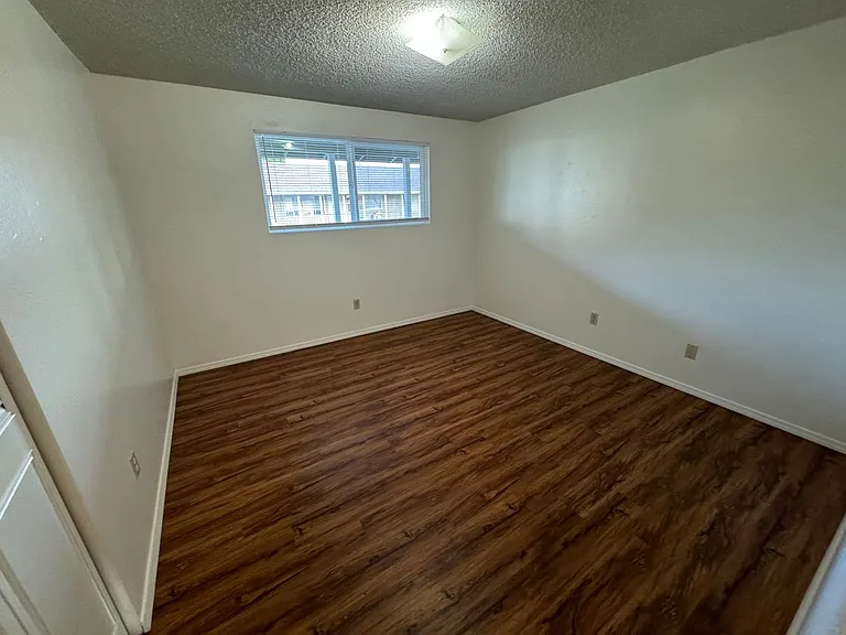 355 E 5th Ave — Photo 16