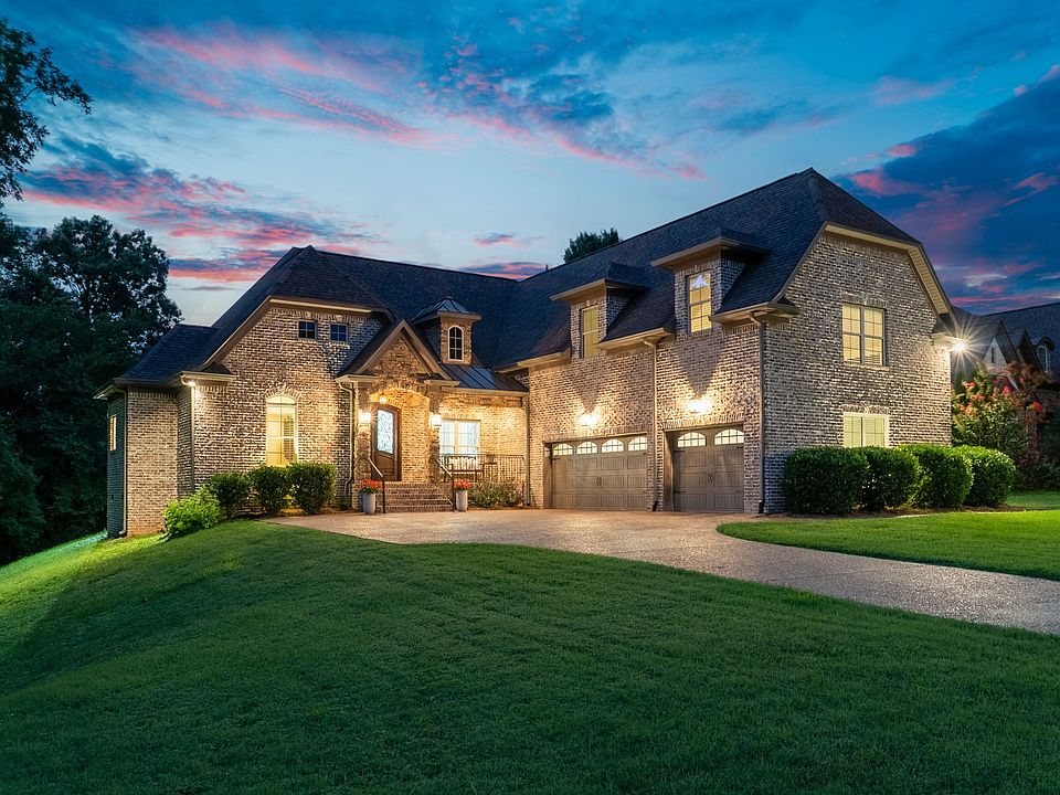 1st image of 243 Laycrest Dr