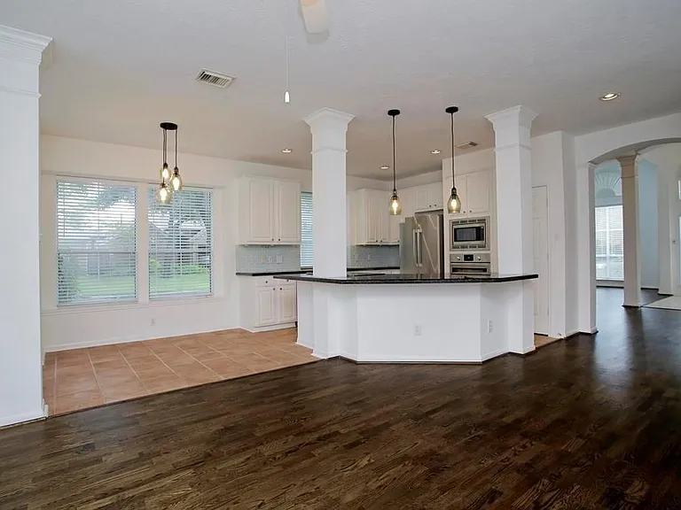 6902 Afton Woods Dr — Photo 3