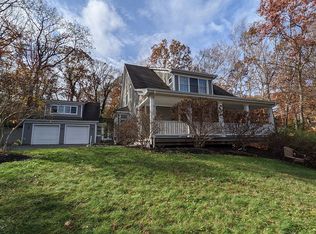 14 Rocky Hill Rd, Mount Sinai, NY 11766