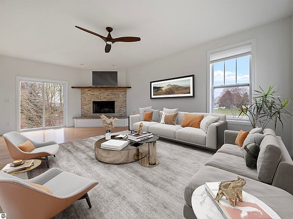4th image of 10297 Warren Dr