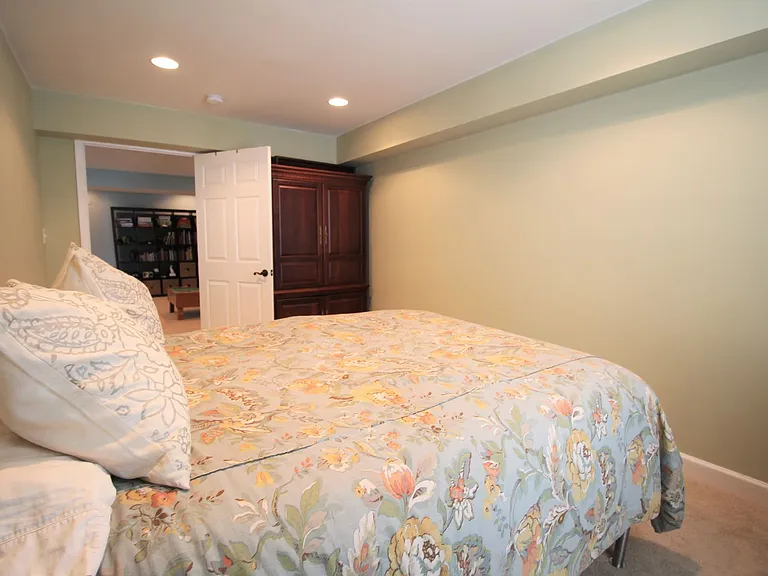 2531 Transom Pl — Photo 36