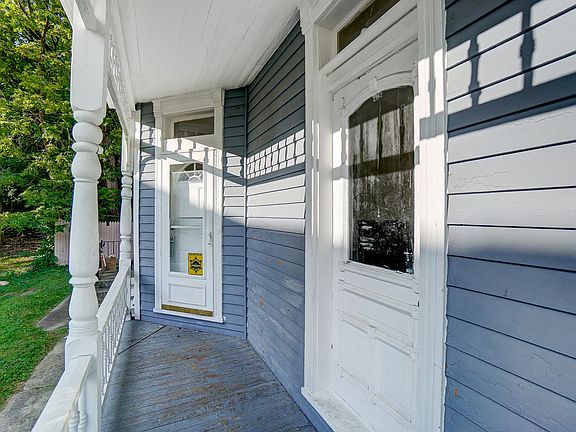 5th image of 1749 Westwood Ave