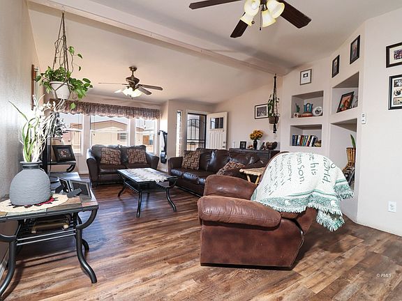 3rd image of 881 Sandpiper Dr