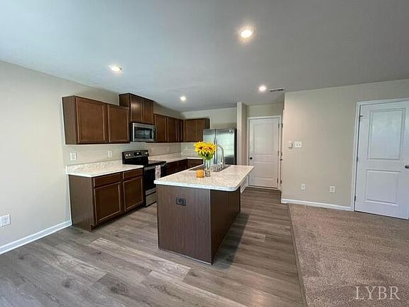 5th image of 158 Robinia Rd