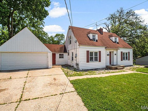 2nd image of 3954 Geraldine Ave