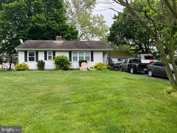 18301 Shawley Dr, Hagerstown, MD 21740