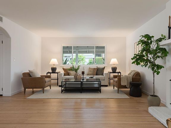 3rd image of 94 TWELVEOAK HILL Drive