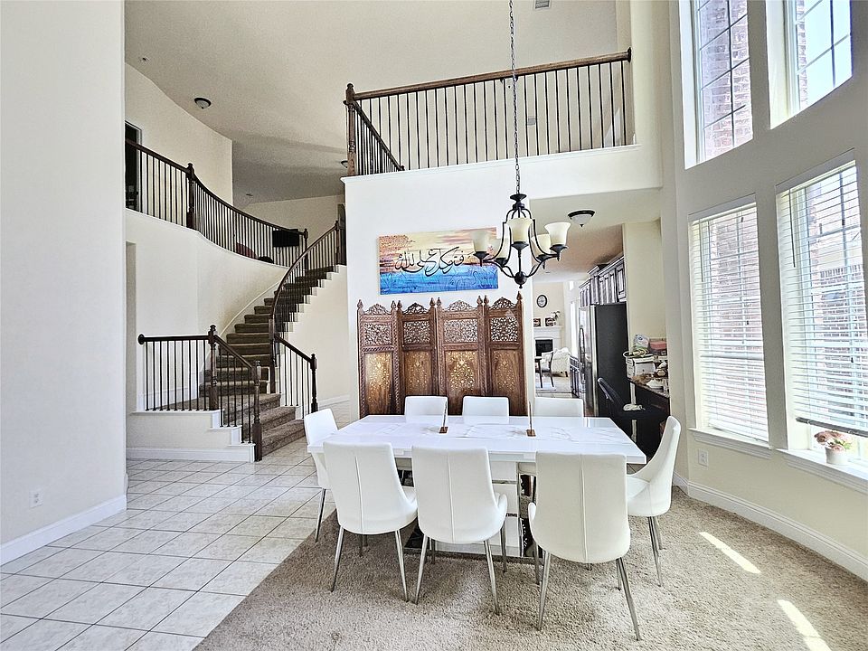 1st image of 608 Jagged Way