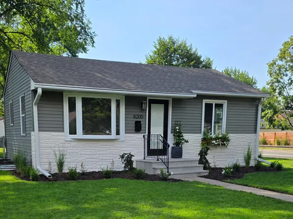 8200 Clinton Ave S, Bloomington, MN 55420