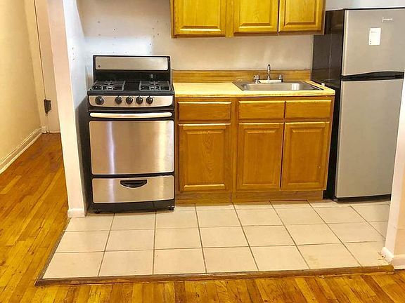 5th image of 505 Columbus Ave APT 3E