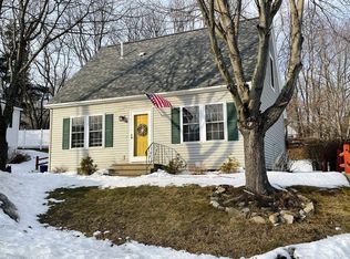 76 Acorn St, White River Junction, VT 05001