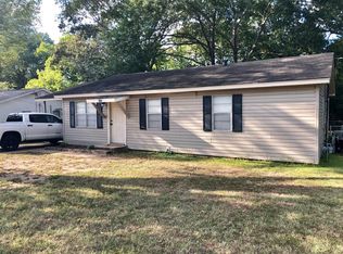 1013 Swift St, Palestine, TX 75801