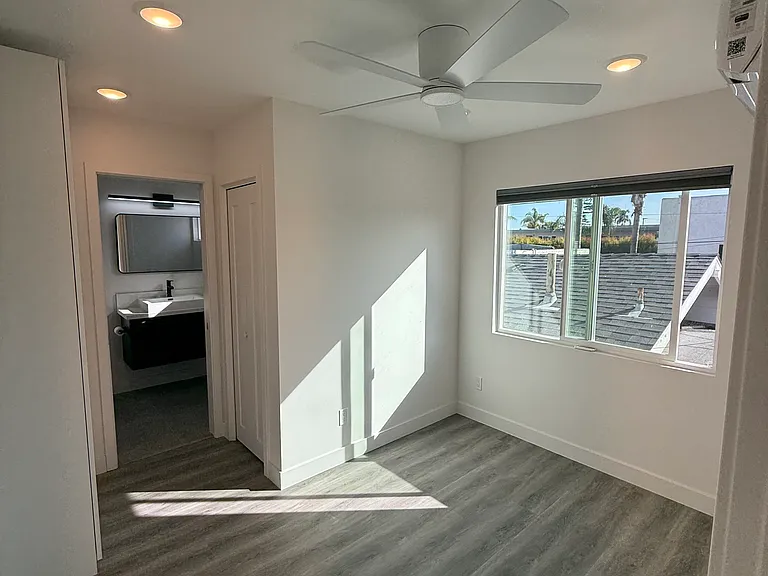 4486 Georgia St — Photo 15