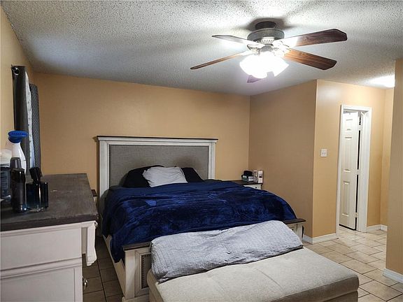 3rd image of 1528 Hunters Point Rd