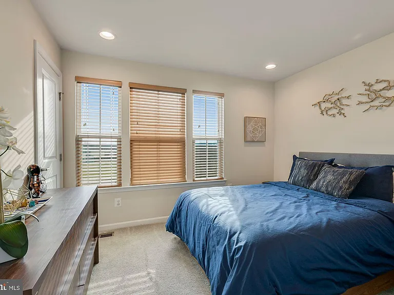 6106 Chronicle St — Photo 22
