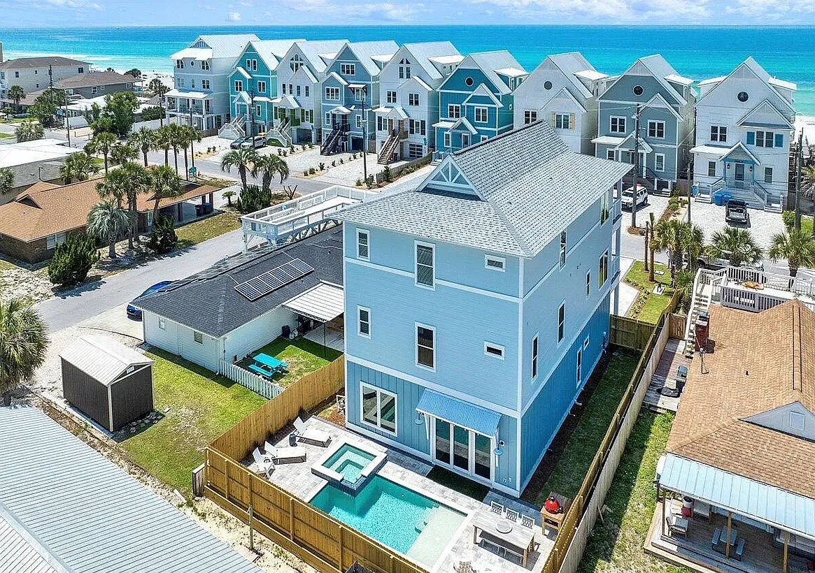 7 bed, 4500 sqft, $30,000 — Photo 2