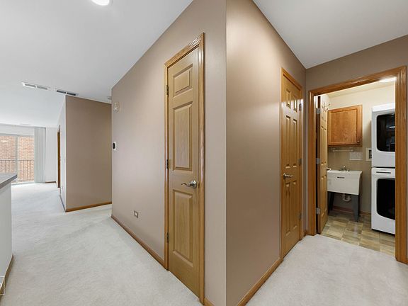 3rd image of 27 E Hattendorf Ave Unit 313