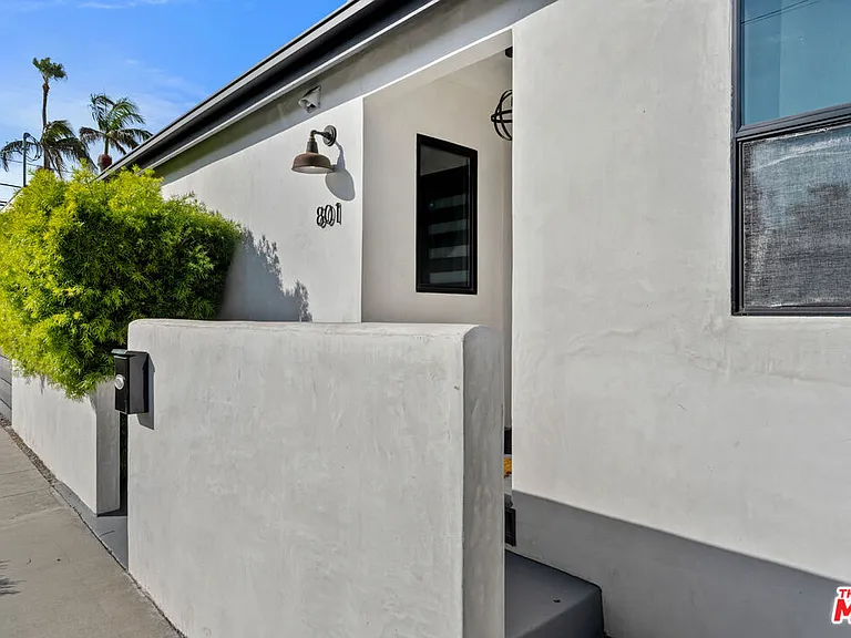 801 Howard St — Photo 3