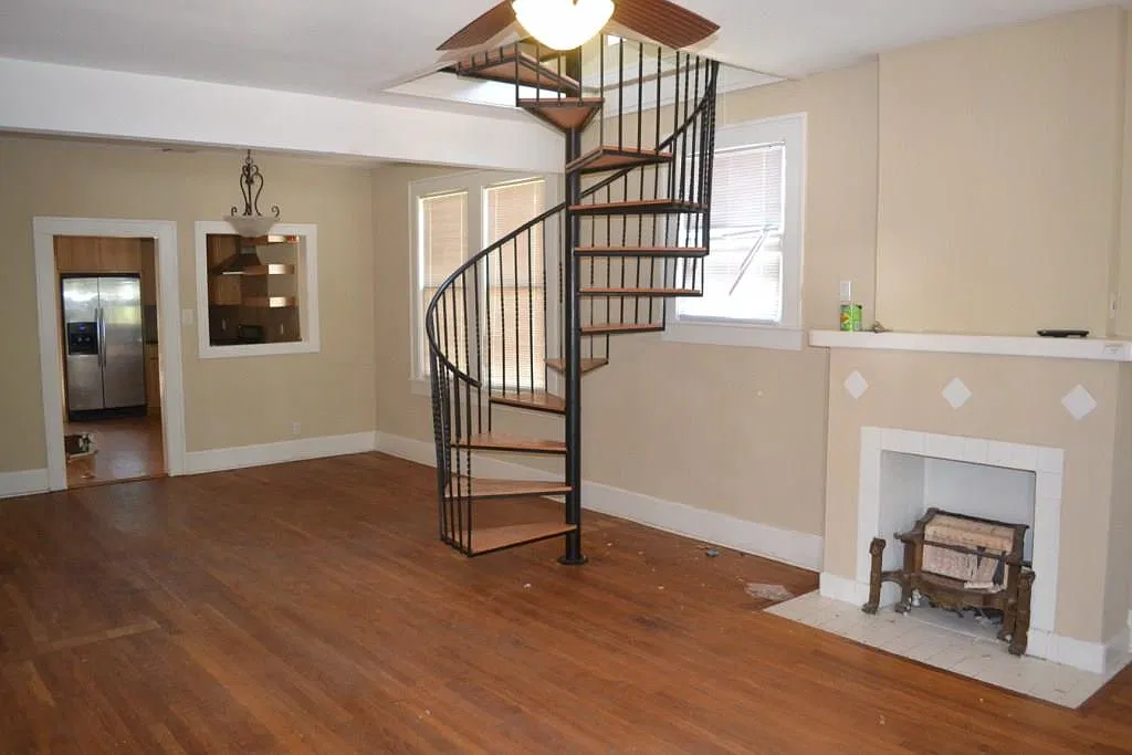 8 bed, 3988 sqft, $11,000 — Photo 2