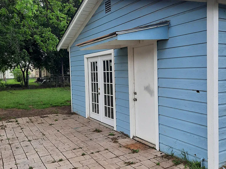 127 Motel Dr — Photo 10