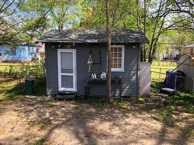 2310 Aintree Ave — Photo 10