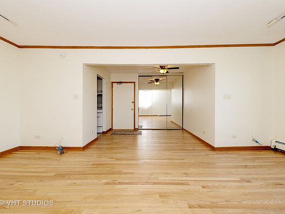 4th image of 455 W Saint James Pl APT 505