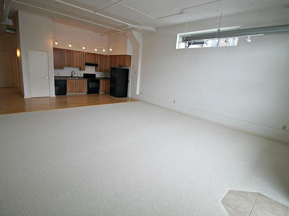 4th image of 705 Village Green Way Unit 308E
