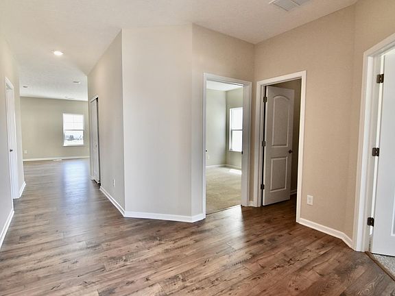 2nd image of 506 Curry Dr