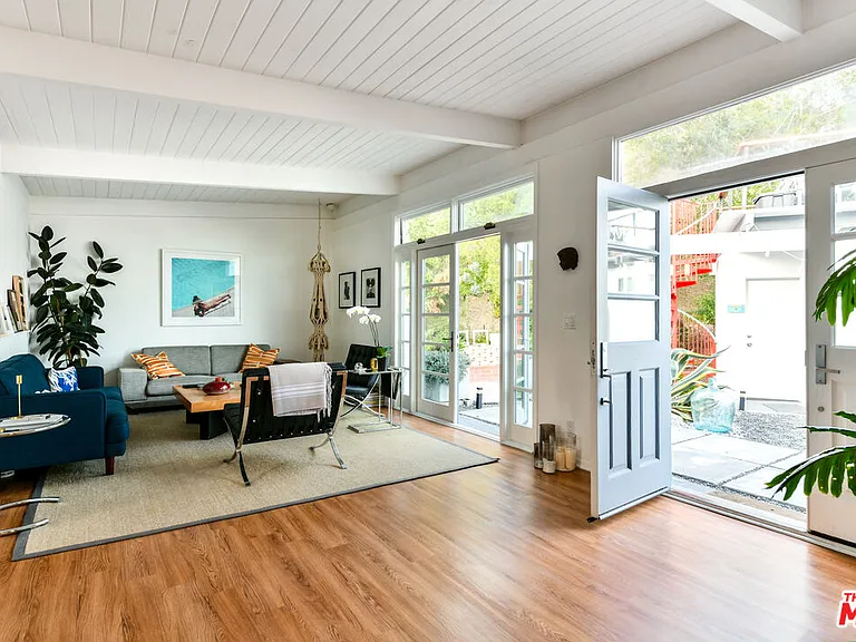 7107 Pacific View Dr — Photo 3