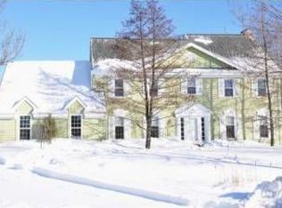 10618 N River Lake Ct, Mequon, WI 53092