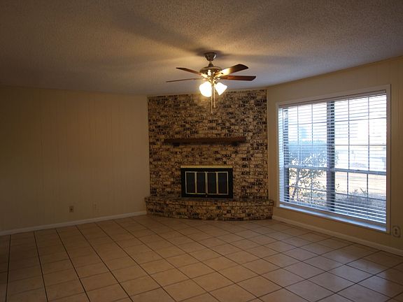3rd image of 618 Joel Dr