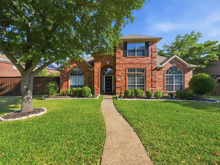 2416 McCarran Dr — Photo 18