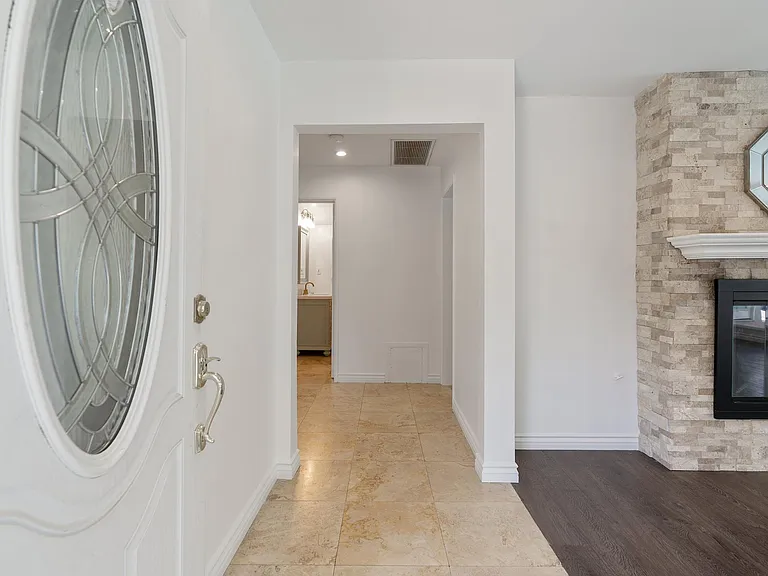 1030 Cynthia Ave — Photo 3