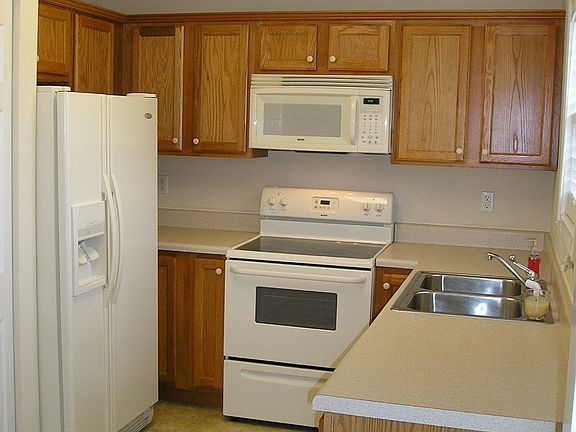5th image of 3408 Stafford St