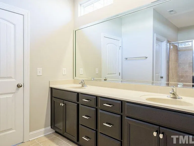 325 Acorn Hollow Pl — Photo 8